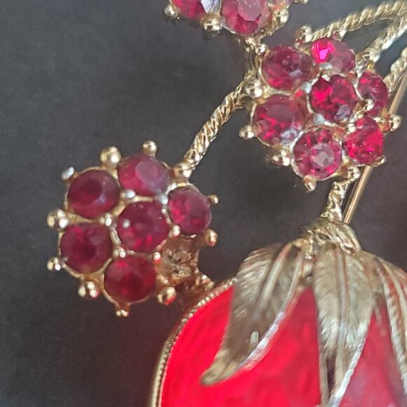 VTG Sarah Coventry Strawberry Festival Rhinestone Brooch 1966 Glass Fruit‎ READ - Picture 3 of 8